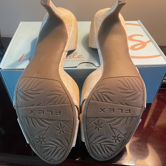 Life Stride heels 👠 EUC - Picture 3 of 6
